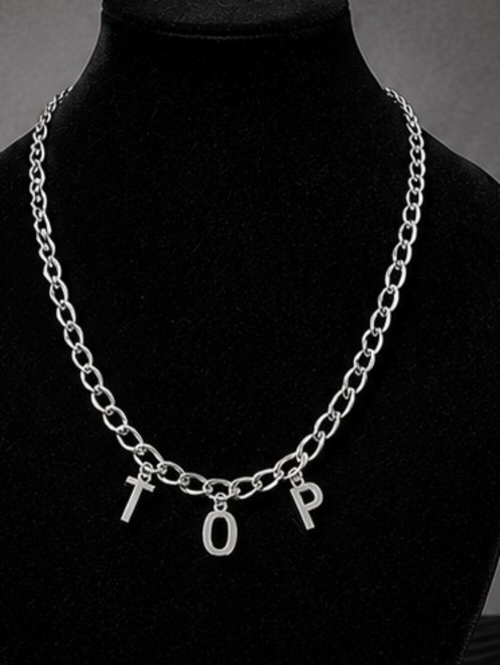 TOP inspired necklace 🖤